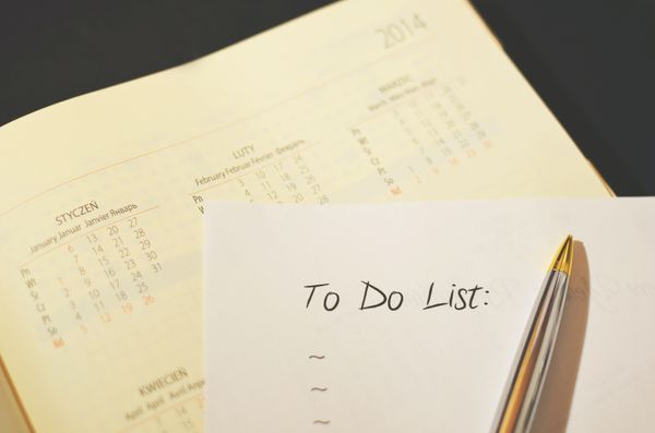 Comment et pourquoi je suis passé du papier à l'outil Notion pour ma To Do List de mes activités ?